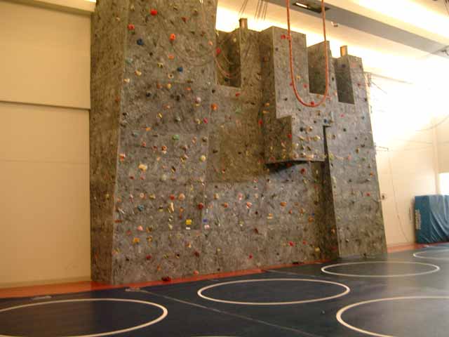 039.ClimbingWall